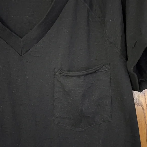 Women’s V-Neck Short Sleeve pocket tee Black - Picture 2 of 3